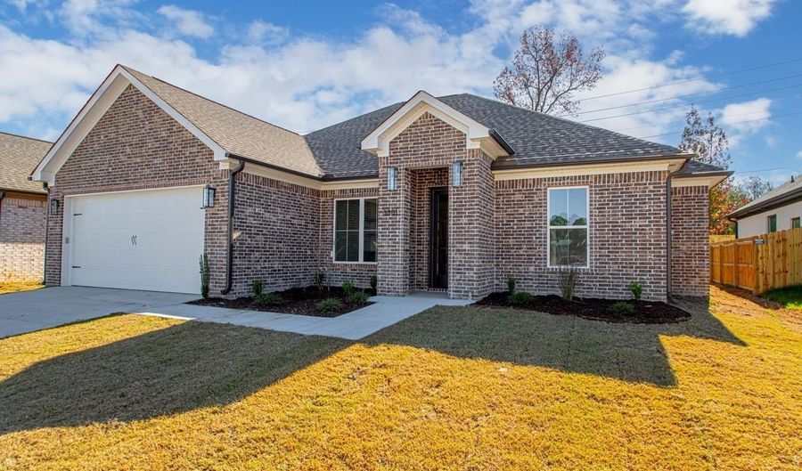 3881 Spencer Crossing Dr, Benton, AR 72019 - 4 Beds, 2 Bath