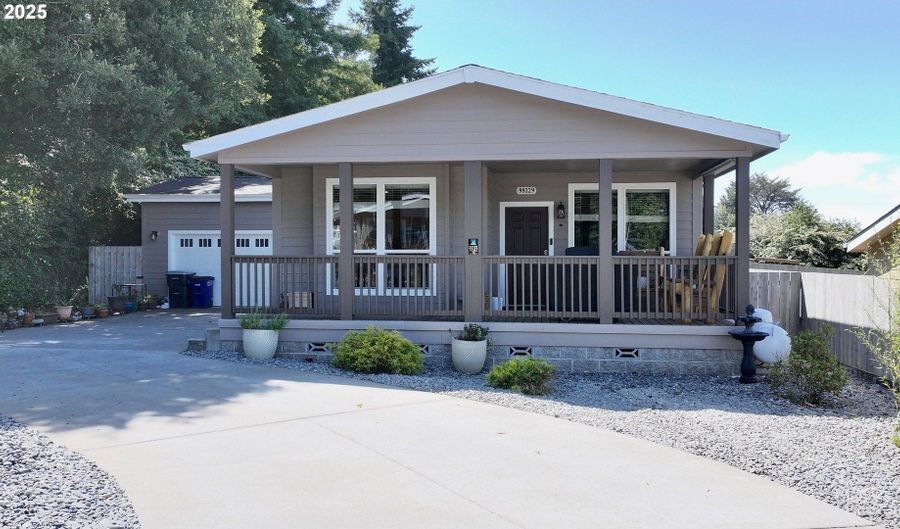 98129 E HOFFELDT Ln, Brookings, OR 97415 - 3 Beds, 2 Bath