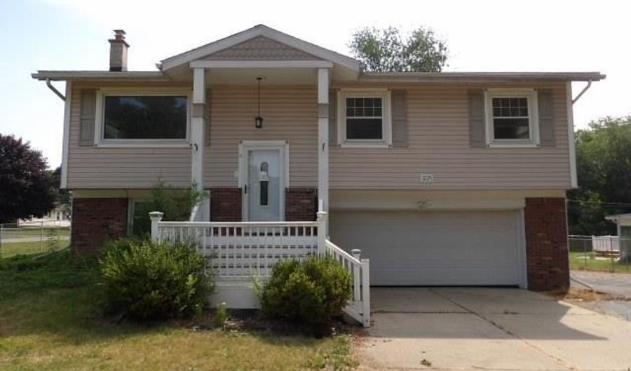 3225 W Cir, Adrian, MI 49221 - 3 Beds, 2 Bath
