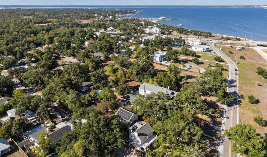 600 N Beach Blvd, Bay St. Louis, MS 39520 - 6 Beds, 5 Bath