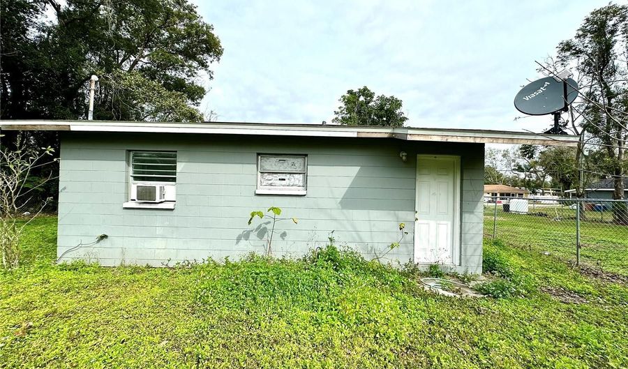 1715 MARTIN LUTHER KING JR Blvd, Bartow, FL 33830 - 2 Beds, 1 Bath