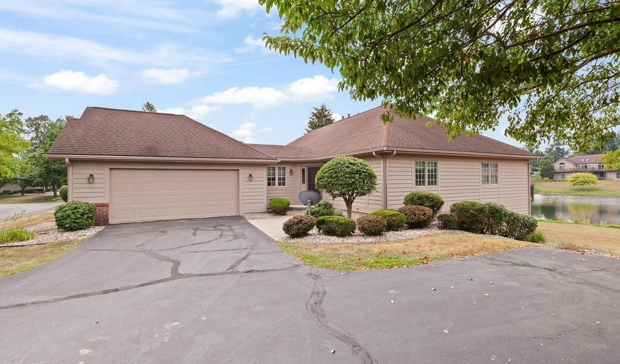 215 Richlyn, Adrian, MI 49221 - 2 Beds, 3 Bath