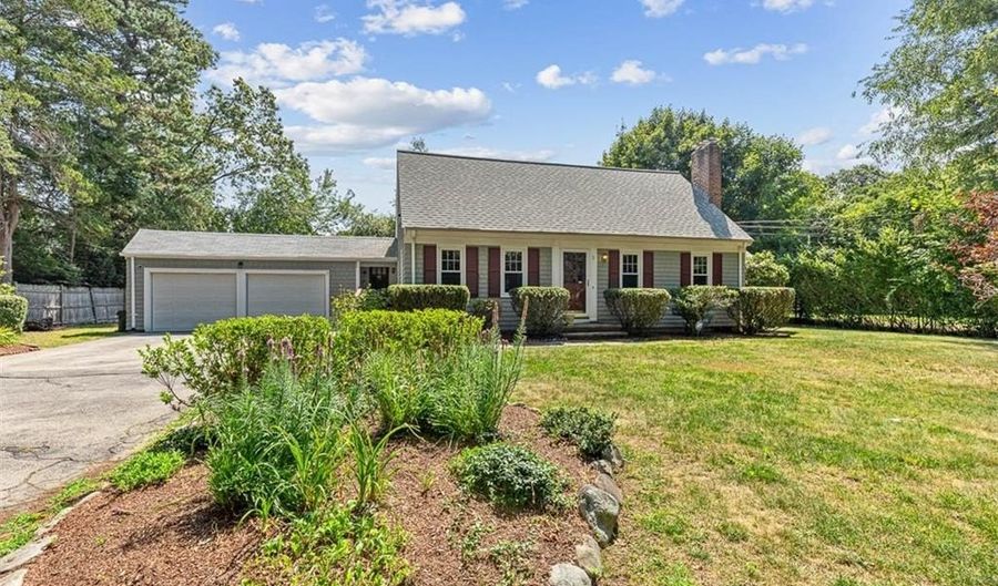 3 Indigo Rd, Barrington, RI 02806 - 4 Beds, 2 Bath