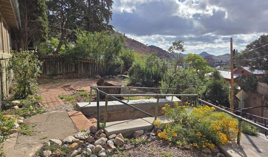 77 Shearer Ave, Bisbee, AZ 85603 - 2 Beds, 1 Bath