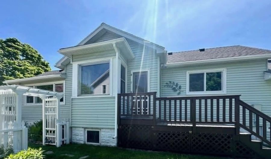 120 E Mirre St, Alpena, MI 49707 - 2 Beds, 2 Bath