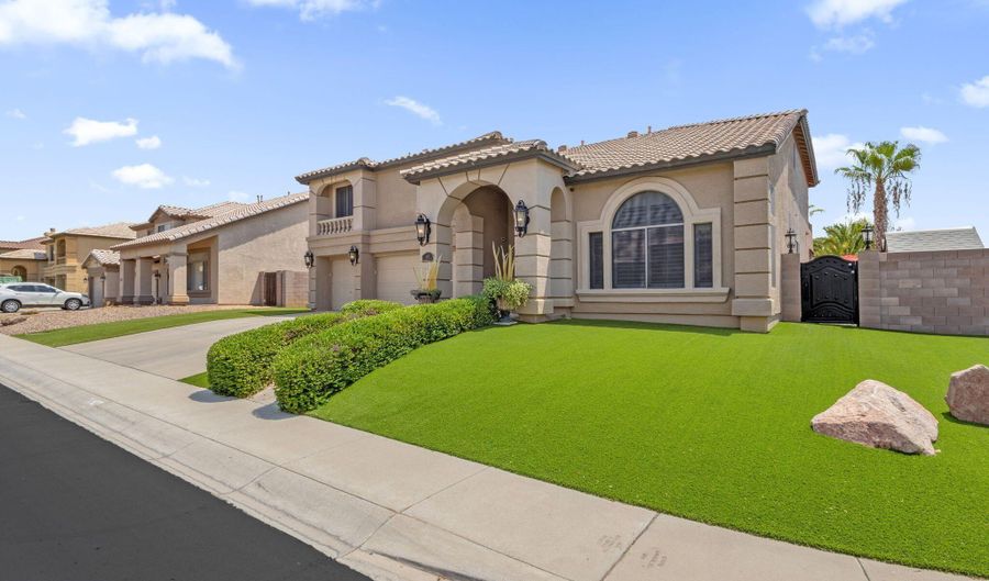 4537 E BLUE SKY Dr, Cave Creek, AZ 85331 - 5 Beds, 4 Bath