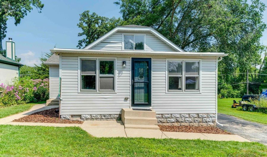 25176 W Linden Ln W, Antioch, IL 60002 - 2 Beds, 2 Bath