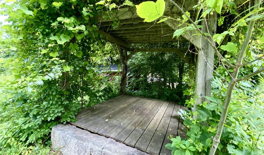 199 Main St, Belfast, ME 04915 - 4 Beds, 5 Bath