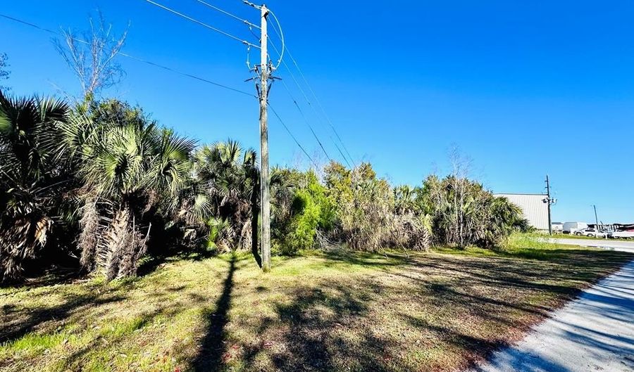350 Market St, Apalachicola, FL 32320 - 0 Beds, 0 Bath