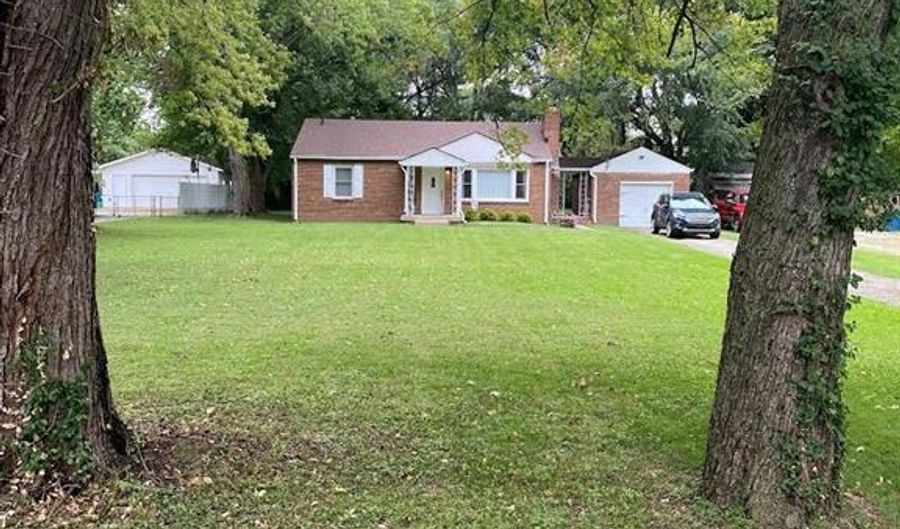 220 W Roberts Rd, Indianapolis, IN 46217 - 2 Beds, 1 Bath