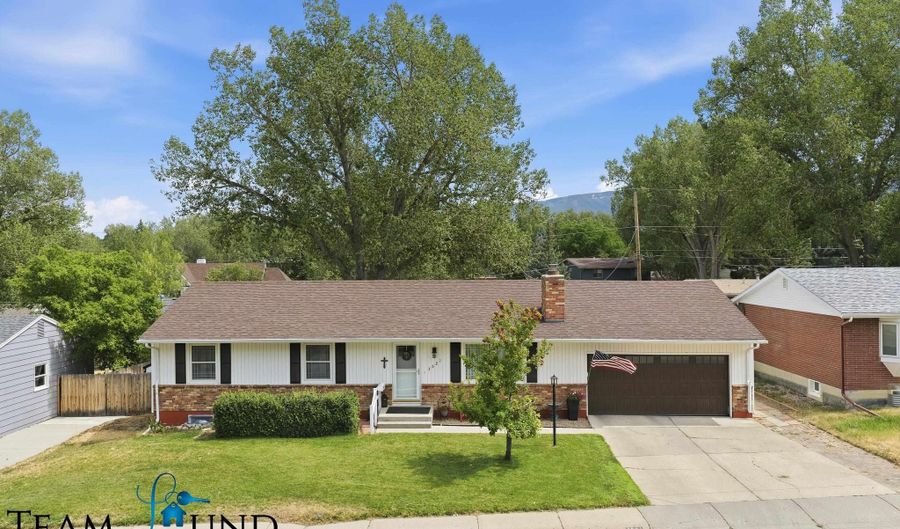 3621 Valley Rd, Casper, WY 82604 - 5 Beds, 3 Bath