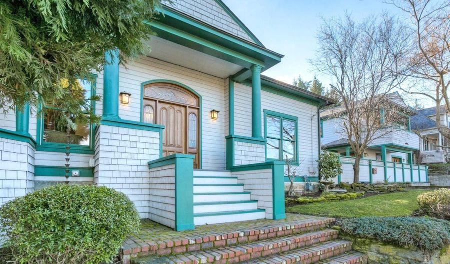 19 Gresham St, Ashland, OR 97520 - 7 Beds, 5 Bath