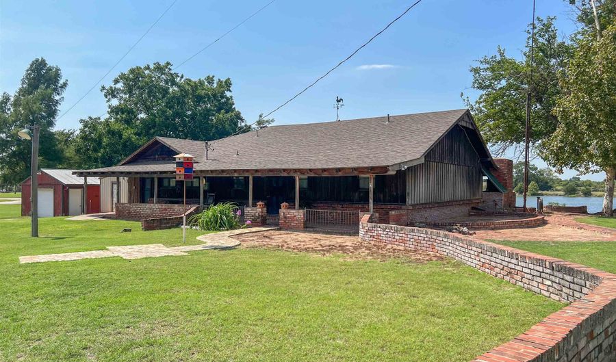 55399 Lakeview Dr, Ames, OK 73763 - 2 Beds, 3 Bath