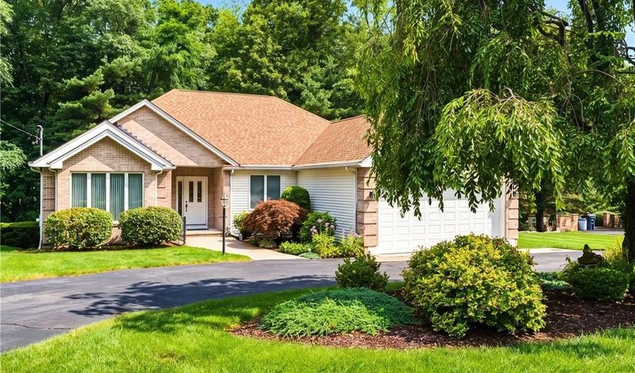 7 Foxwood Dr, Lincoln, RI 02865 - 3 Beds, 2 Bath