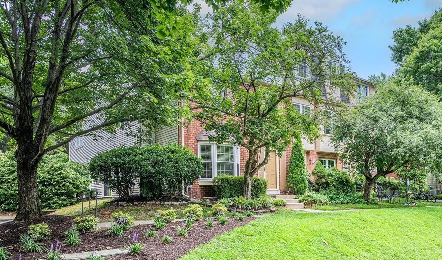 7124 SWANSONG Way, Bethesda, MD 20817 - 3 Beds, 3 Bath