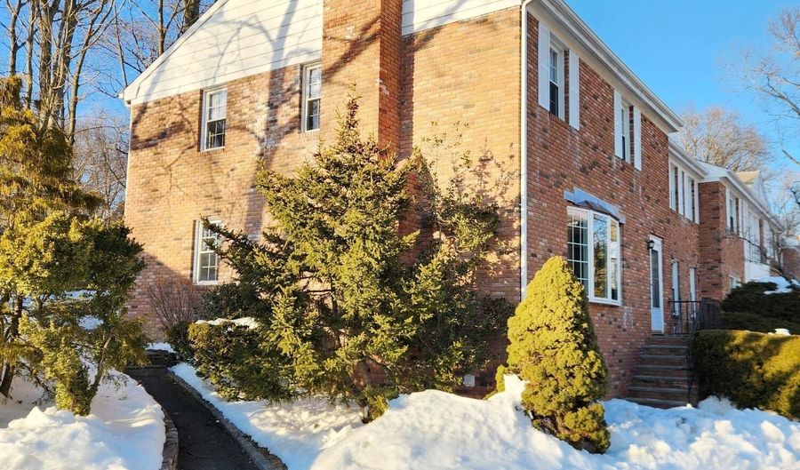 96 Valley Rd 1, Cos Cob, CT 06807 - 3 Beds, 2 Bath