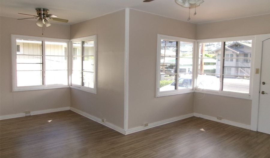 3367 Harding Ave, Honolulu, HI 96816 - 3 Beds, 1 Bath