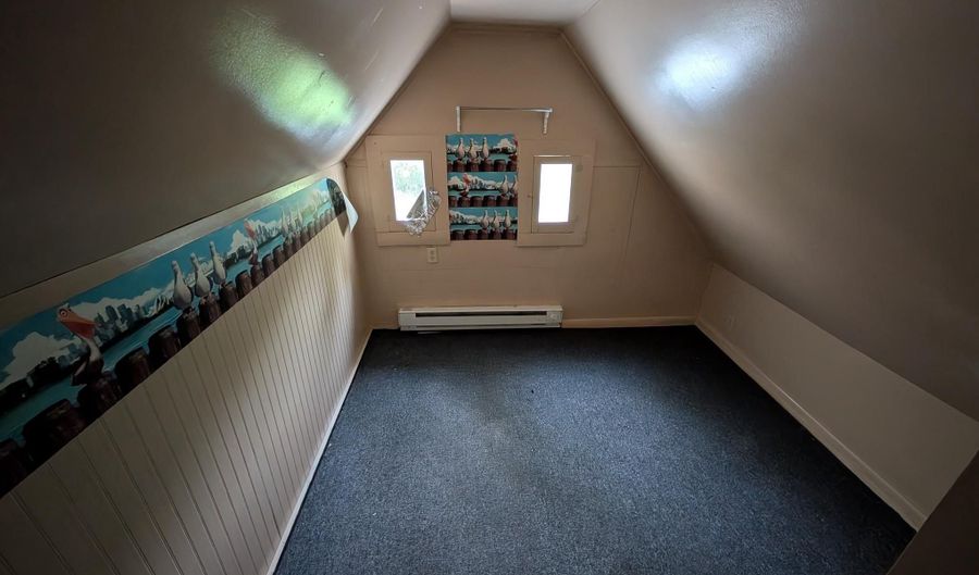 15 E 4TH St, Blades, DE 19973 - 3 Beds, 1 Bath