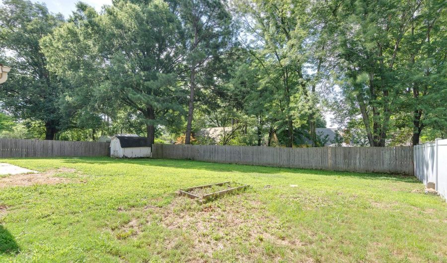 8083 CINDERS Dr, Bartlett, TN 38133 - 4 Beds, 3 Bath