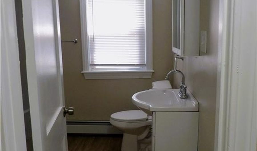 1049 Central Ave 2, Pawtucket, RI 02861 - 2 Beds, 1 Bath