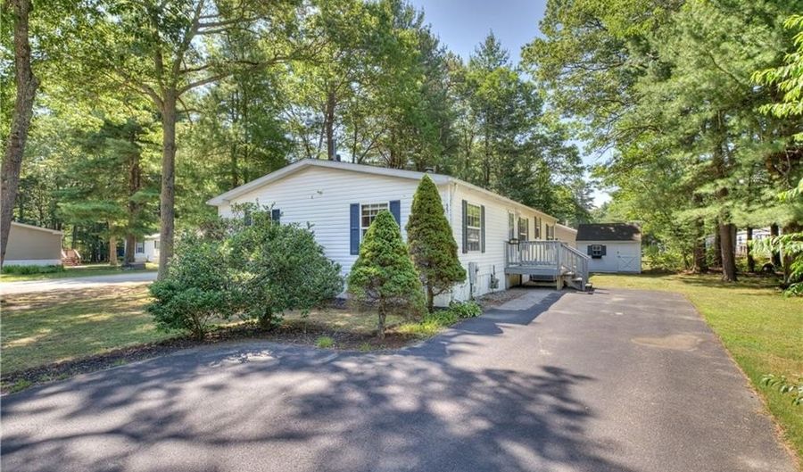 35 Liena Rose Way, Coventry, RI 02816 - 2 Beds, 2 Bath