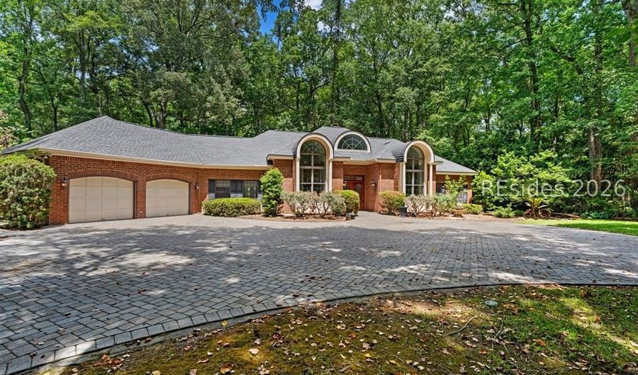 5 Hackamore Dr, Bluffton, SC 29910 - 4 Beds, 3 Bath