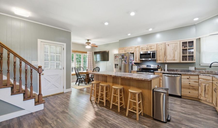 300 E Pike St, Attica, IN 47918 - 5 Beds, 3 Bath