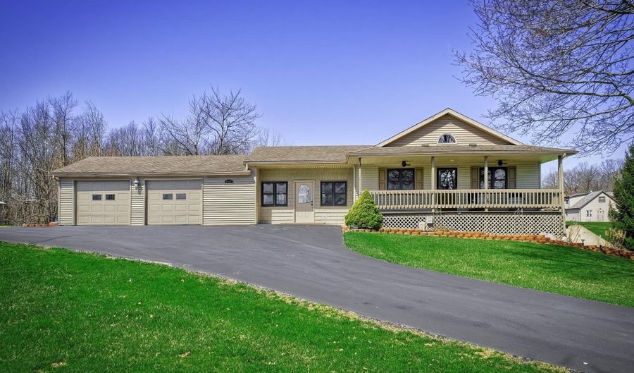 2915 N State Road 827 Rd, Angola, IN 46703 - 4 Beds, 4 Bath