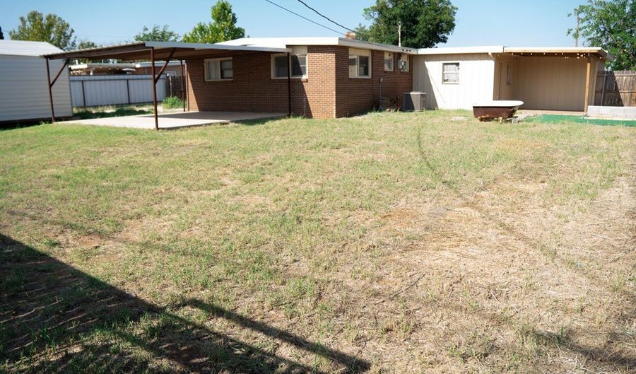 802 NE Mustang Dr, Andrews, TX 79714 - 3 Beds, 2 Bath