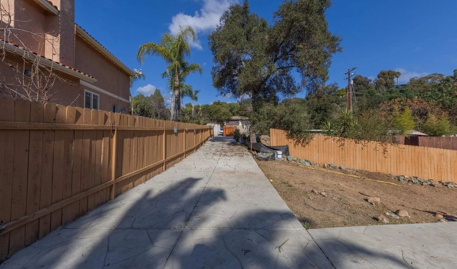 25734 Willow Ln, Escondido, CA 92026 - 2 Beds, 1 Bath