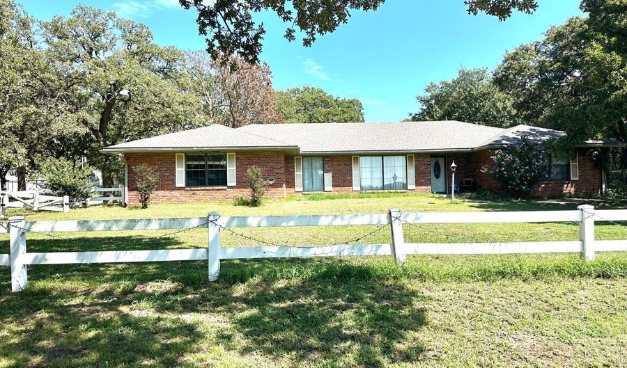 13086 State Hwy 3, Ada, OK 74820 - 3 Beds, 3 Bath