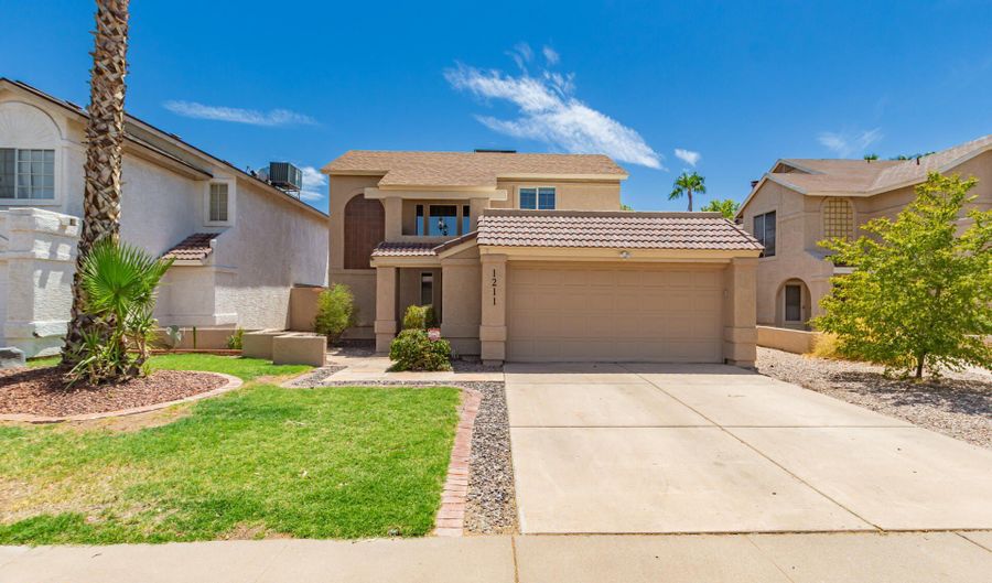 1211 W HIGHLAND St, Chandler, AZ 85224 - 3 Beds, 3 Bath