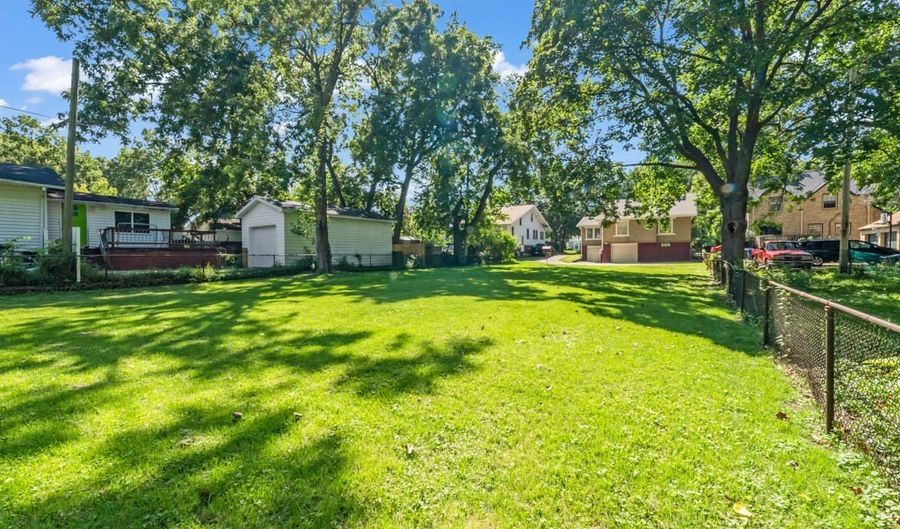 1001 42nd St, Des Moines, IA 50311 - 3 Beds, 1 Bath