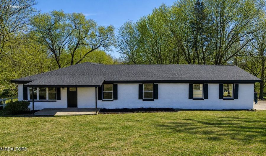 711 Walter St, Athens, TN 37303 - 3 Beds, 2 Bath