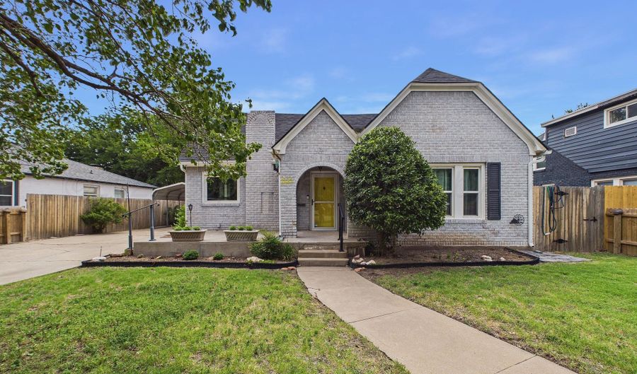 1225 S BONHAM St, Amarillo, TX 79102 - 4 Beds, 2 Bath