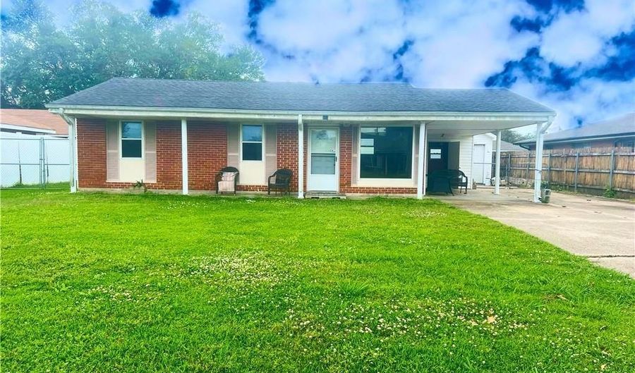 113 Upsilon St, Belle Chasse, LA 70037 - 3 Beds, 3 Bath