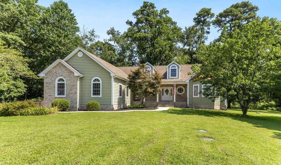 33015 FOREST KNOLL Dr, Laurel, DE 19956 - 3 Beds, 4 Bath