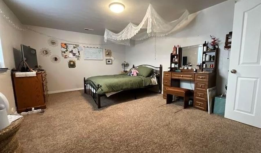 4715 Misti Ave, Chubbuck, ID 83202 - 6 Beds, 3 Bath
