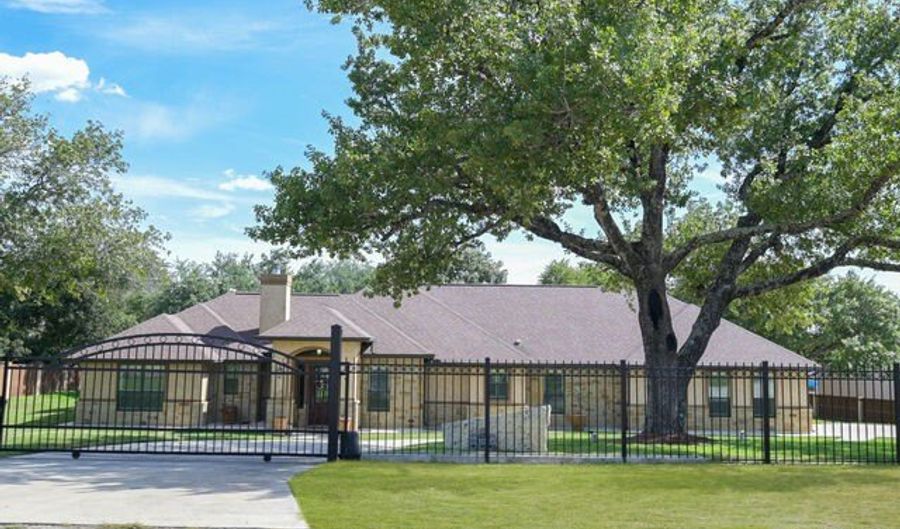113 Eden Xing, Adkins, TX 78101 - 4 Beds, 4 Bath