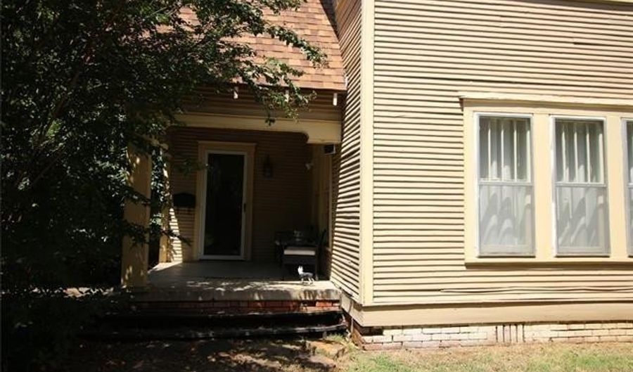 524 N 6th Ave, Durant, OK 74701 - 3 Beds, 2 Bath