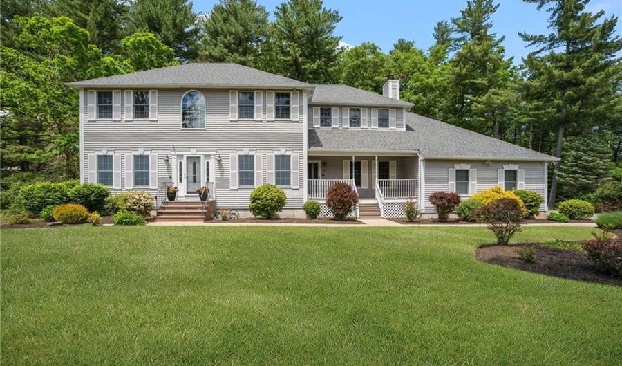 95 River Farm Dr, East Greenwich, RI 02818 - 4 Beds, 4 Bath