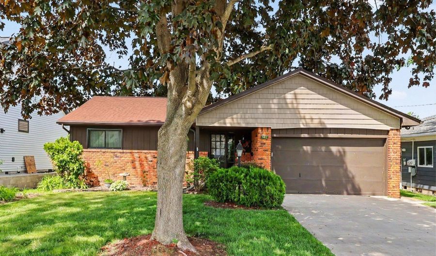 142 Channelsyde Dr, Algonac, MI 48001 - 2 Beds, 1 Bath