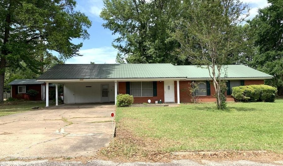 1701 CLARK St, Bastrop, LA 71220 - 3 Beds, 2 Bath