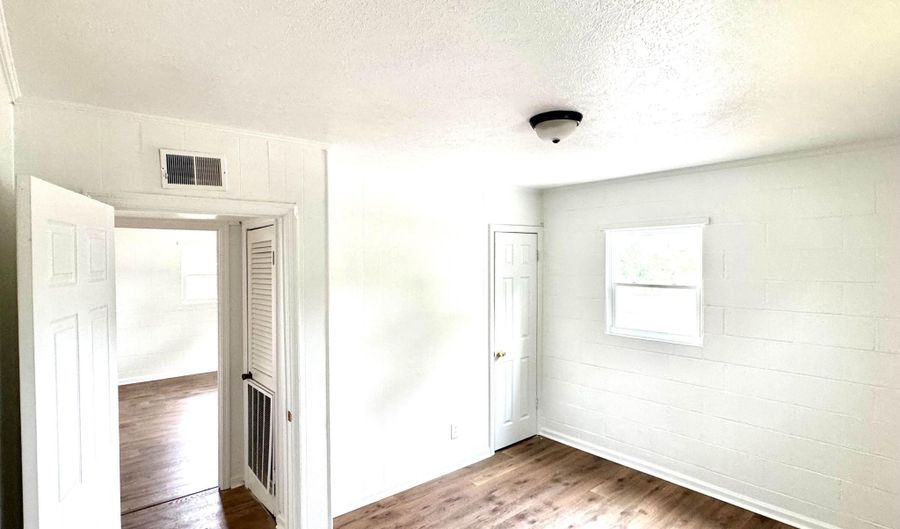 532 Hampton Ave NW, Aiken, SC 29801 - 2 Beds, 1 Bath