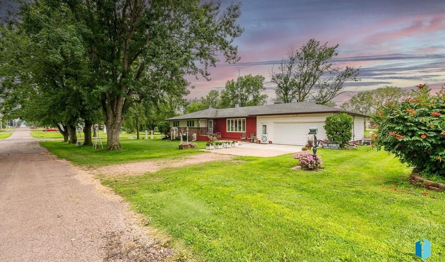 511 N Cherry Ave, Bridgewater, SD 57319 - 4 Beds, 2 Bath