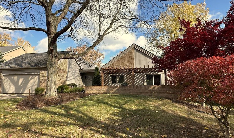 2225 Chaucer Ct, Ann Arbor, MI 48103 - 3 Beds, 2 Bath