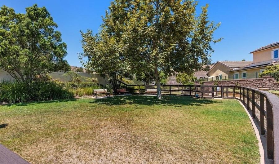7945 Lusardi Creek Ln, San Diego, CA 92127 - 2 Beds, 3 Bath
