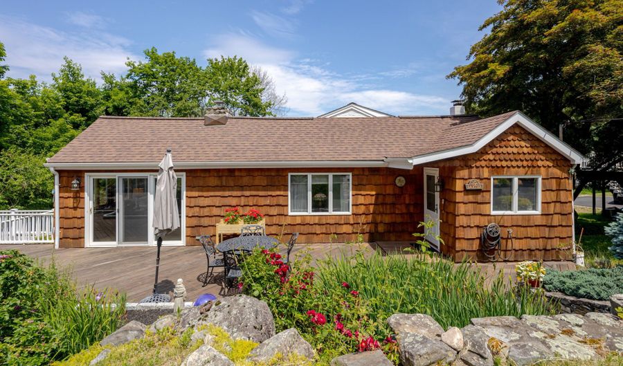 10 Baxter St, Danbury, CT 06811 - 2 Beds, 2 Bath