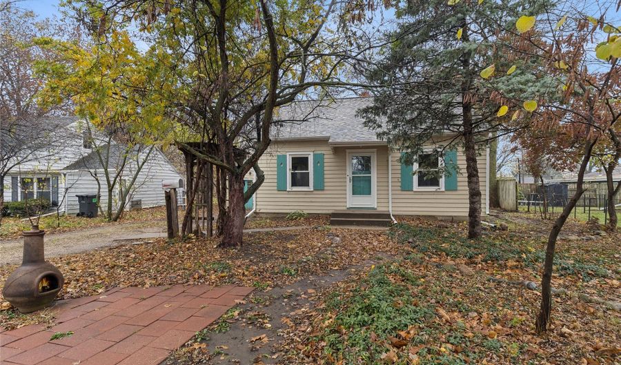 1217 Scott Ave, Ames, IA 50014 - 2 Beds, 1 Bath