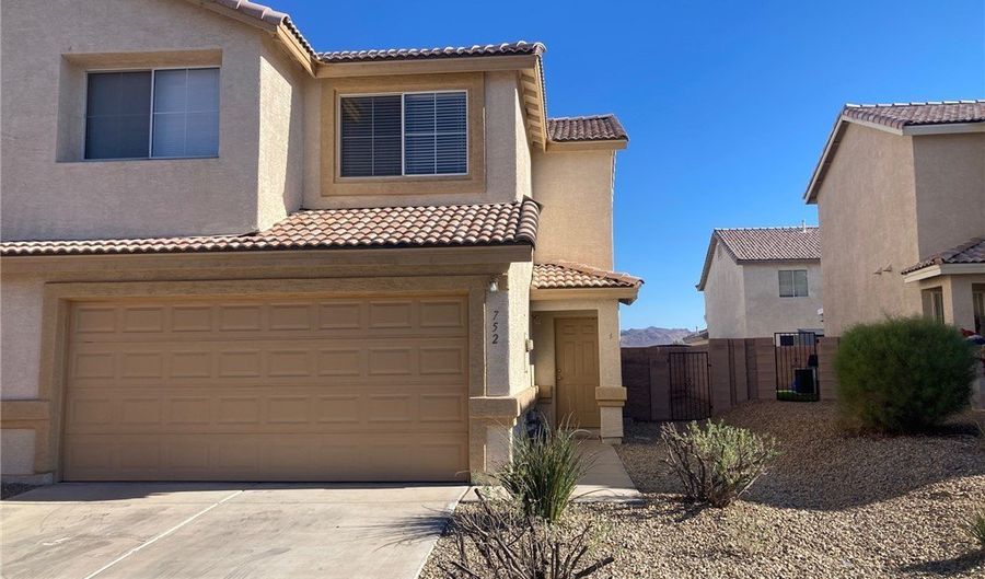 752 SPOTTED EAGLE St, Henderson, NV 89015 - 3 Beds, 3 Bath